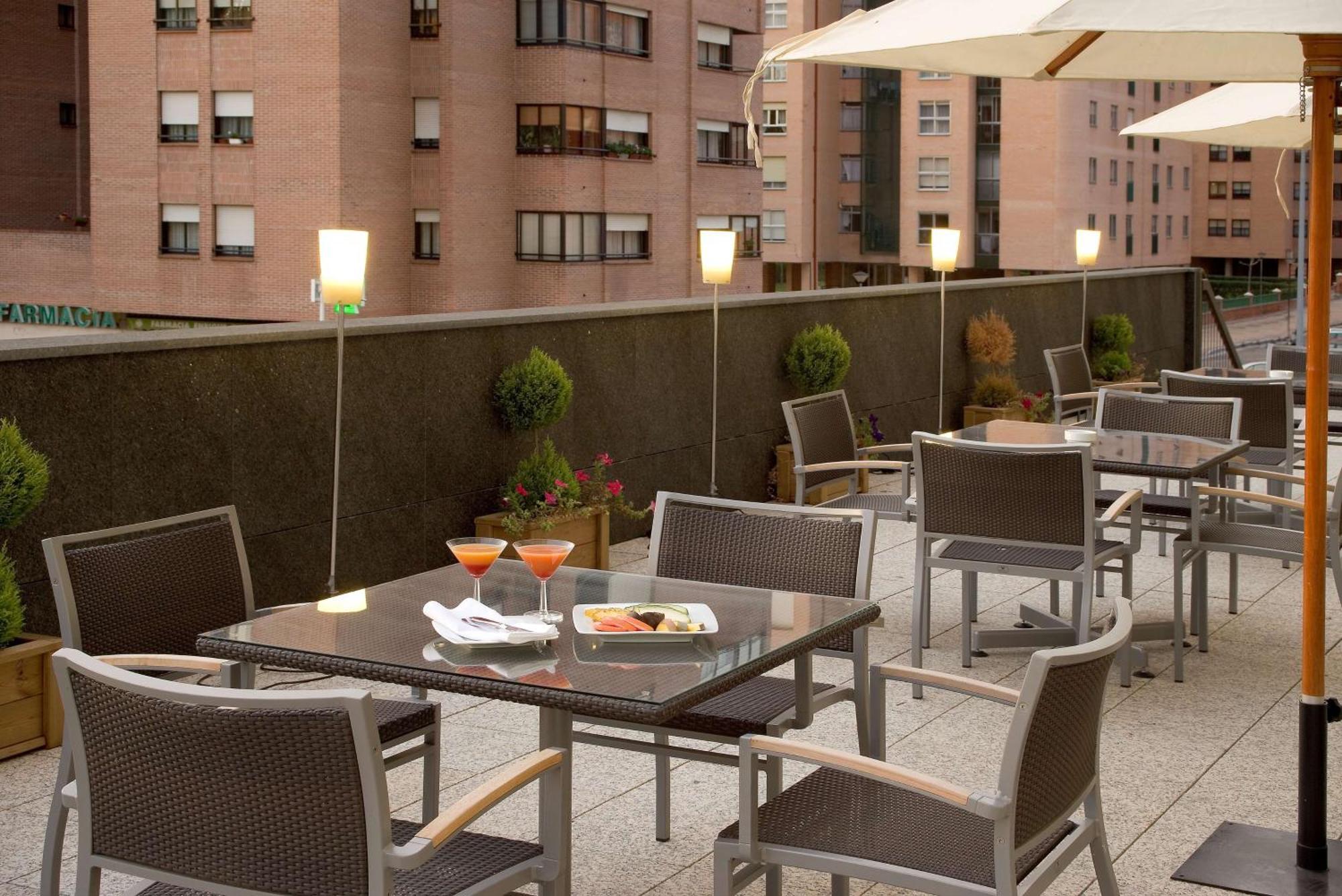 Nh Valladolid Balago Exteriör bild
